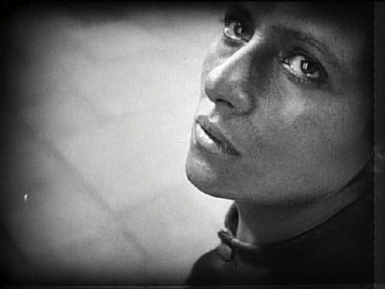 Maria Falconetti portrays the title character in LA PASSION DE JEANNE D'ARC